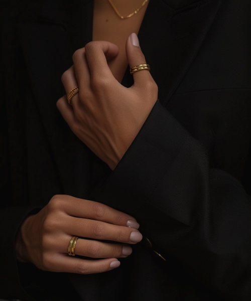 lbad_24699_Close_up_shot_of_a_womans_hands_wearing_gold_rings_cac63066-cf35-43fb-9a47-388f90049f7d_2